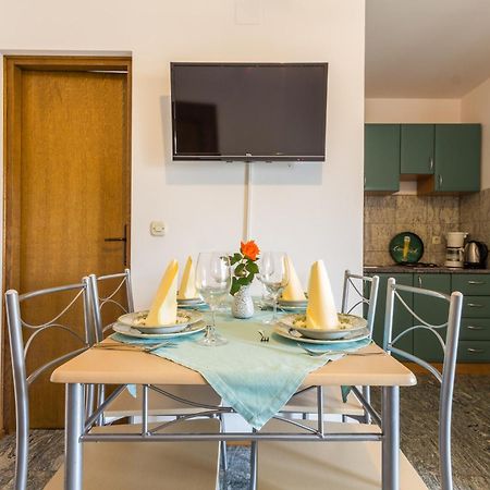 Apartments And Rooms Michaela Fažana Δωμάτιο φωτογραφία