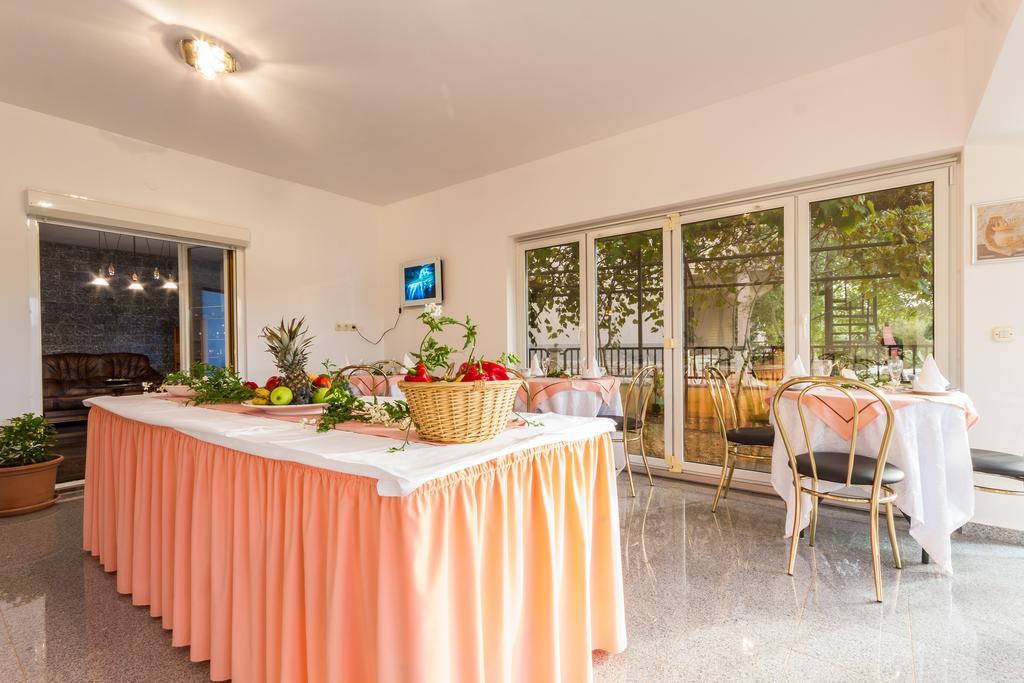 Apartments And Rooms Michaela Fažana Δωμάτιο φωτογραφία