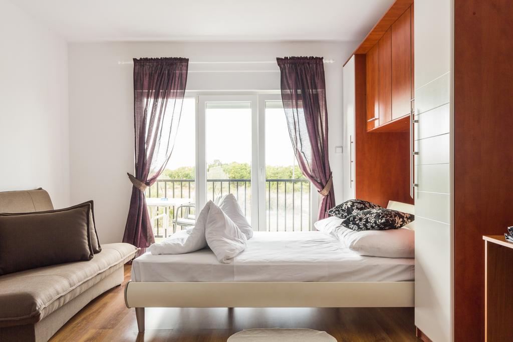Apartments And Rooms Michaela Fažana Δωμάτιο φωτογραφία