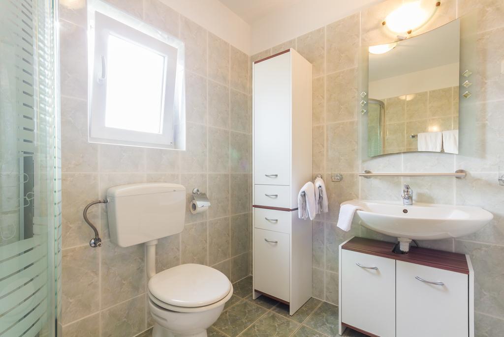 Apartments And Rooms Michaela Fažana Δωμάτιο φωτογραφία